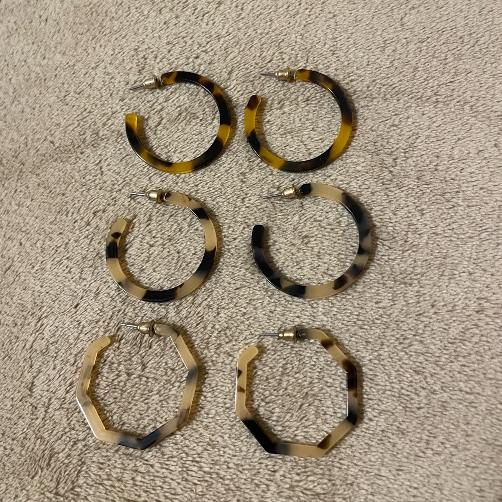 Trendy Tortoiseshell Hoop Earrings Set